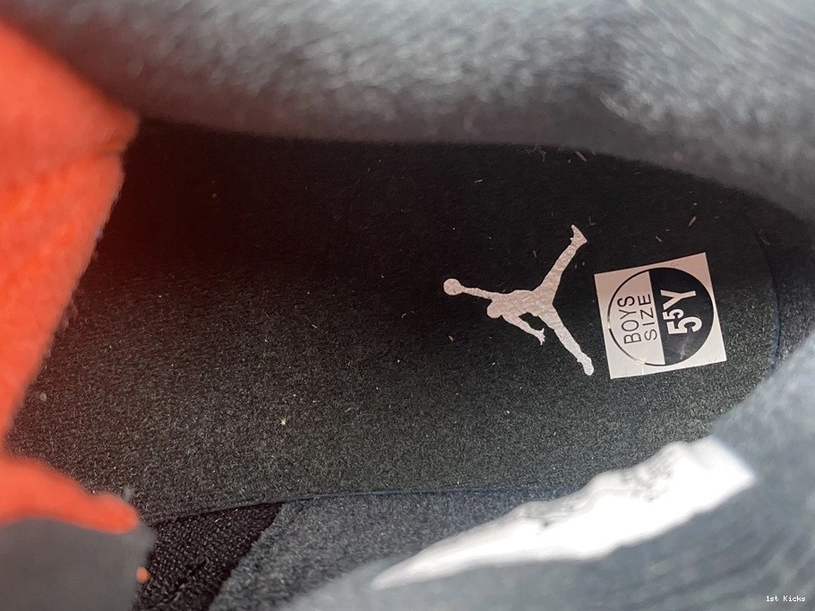 4 Thunder Jordan Air CT8527-016 Red 0404